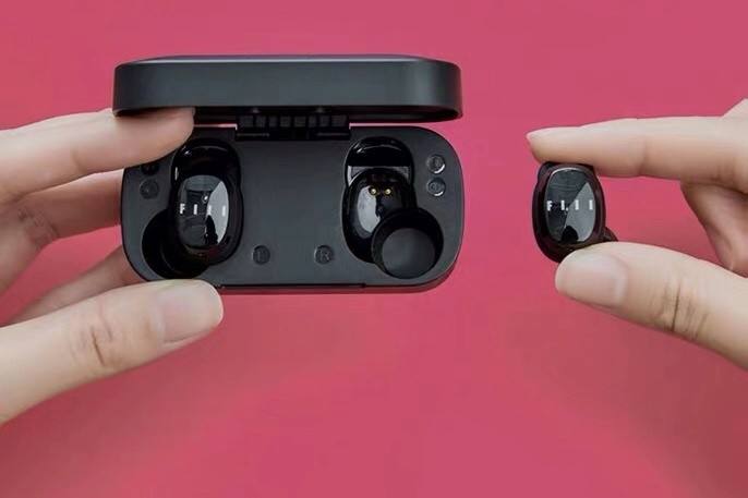 藍牙耳機耳倉用什么膠水粘,全透明環氧樹脂ab膠水,ab膠水